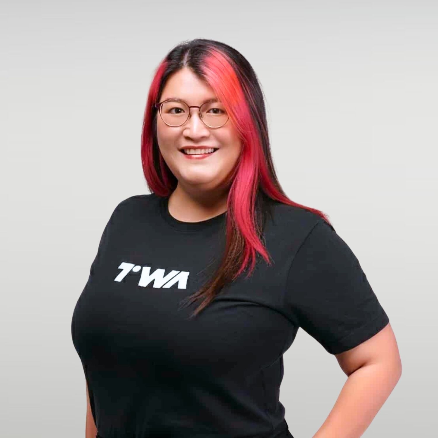 ดร.คนที่หนึ่ง แสงหิรัญ อุปนายกสมาคมผู้ดูแลเว็บไซต์และสื่อออนไลน์ไทย